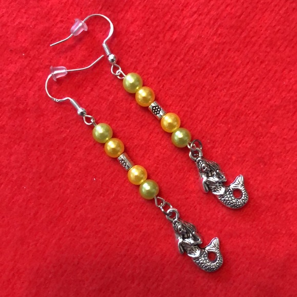 Mermaids 🧜‍♀️ “Shoulder Drop” Beaded Dangle Earrings. NWT, Handmade - Picture 2 of 7